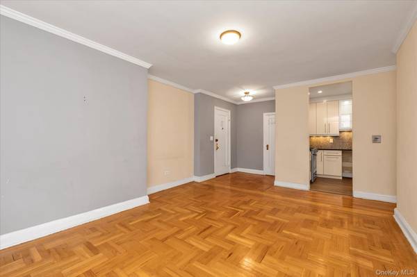 48-35 43 ST #4C, Woodside, NY 11377