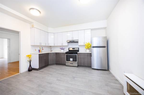 37-46 83rd ST, Jackson Heights, NY 11372