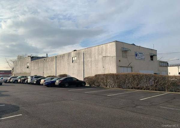 525 Ray ST, Freeport, NY 11520