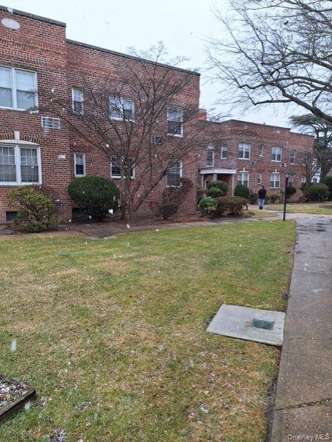 250 Central AVE #E218, Lawrence, NY 11559