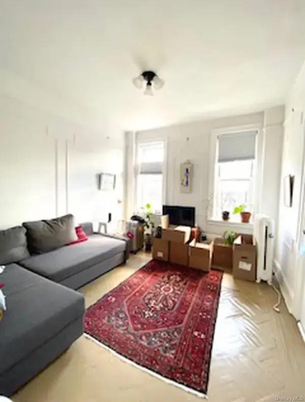 31-02 35th ST, Astoria, NY 11106