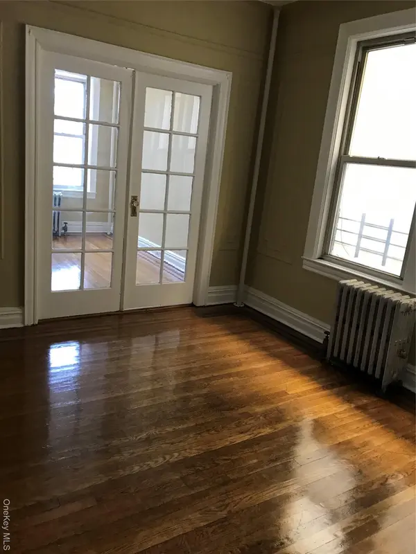 34-30 28th ST, Astoria, NY 11106