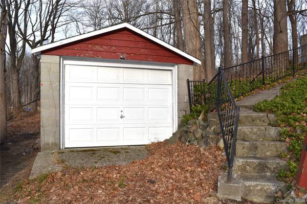 36 Paradise HL, Highland Mills, NY 12518