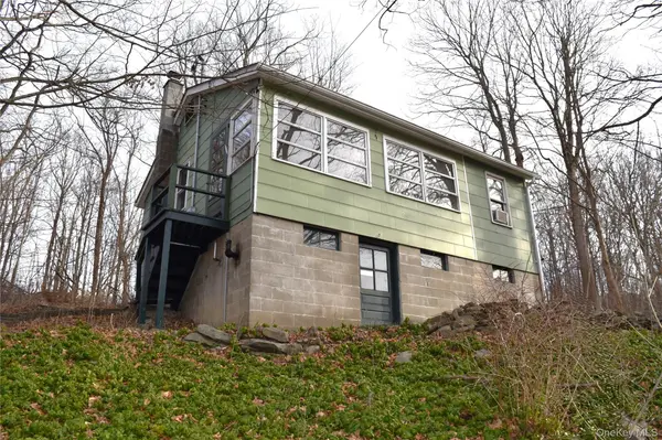 36 Paradise HL, Highland Mills, NY 12518