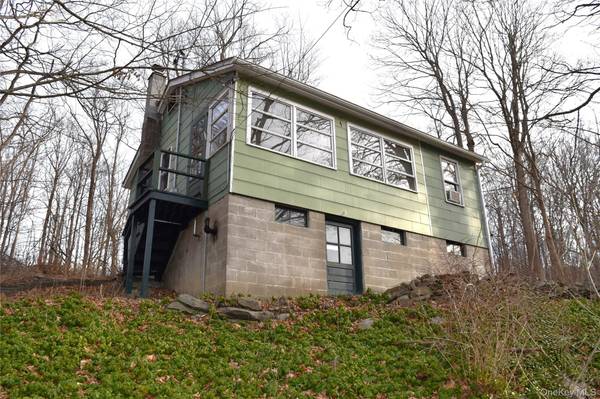 36 Paradise HL, Highland Mills, NY 12518