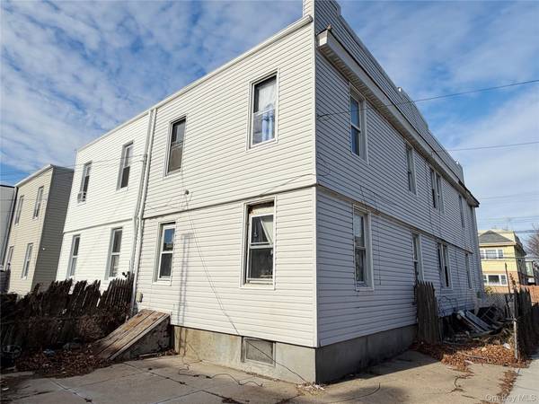 11220 111th AVE, South Ozone Park, NY 11420