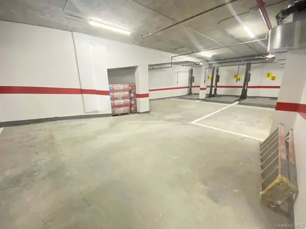28-09 39th AVE #C, Long Island City, NY 11101
