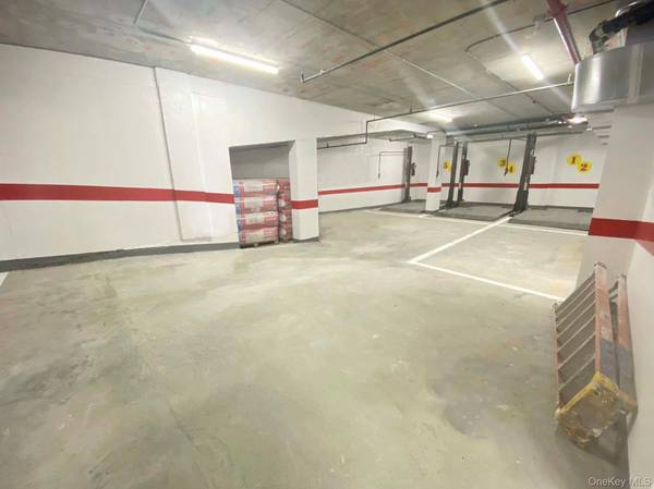 28-09 39th AVE #C, Long Island City, NY 11101