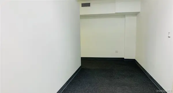 136-89 Roosevelt AVE #2nd Floor, Flushing, NY 11354