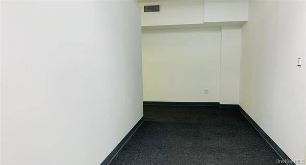 136-89 Roosevelt AVE #2nd Floor, Flushing, NY 11354