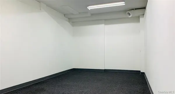 136-89 Roosevelt AVE #2nd Floor, Flushing, NY 11354