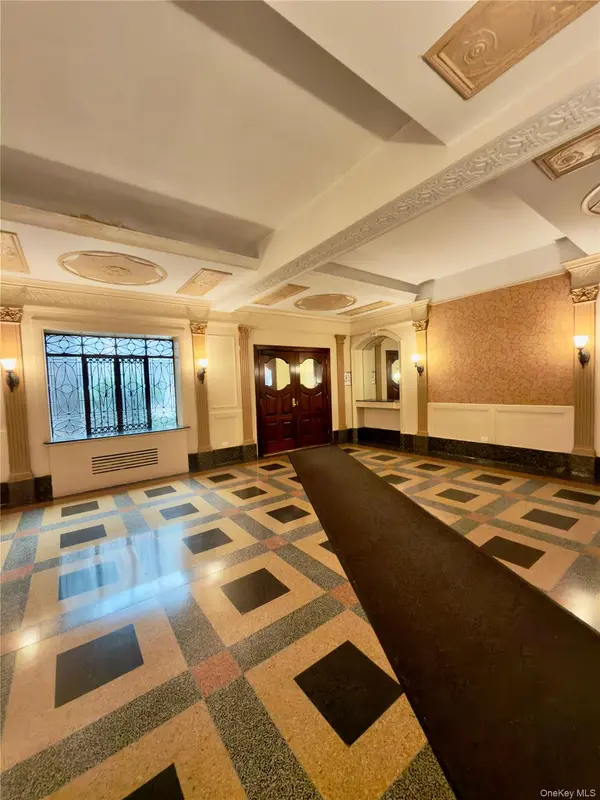 35-40 82 ST #6C, Jackson Heights, NY 11372