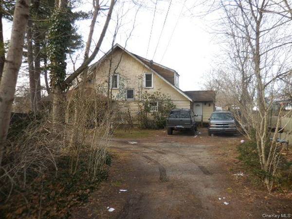 20 Washington AVE, Brentwood, NY 11717