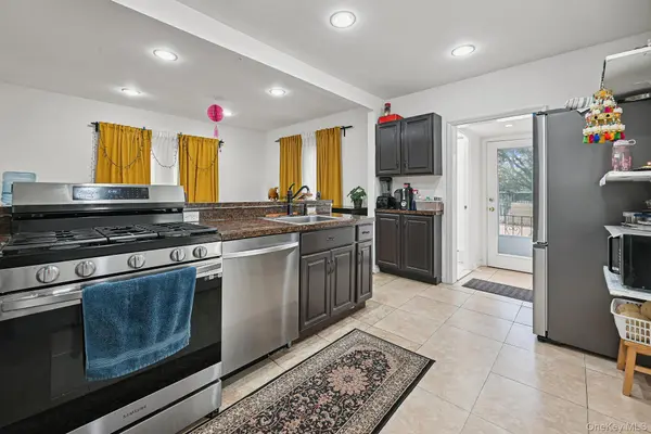 13 Herbert AVE, Port Washington, NY 11050