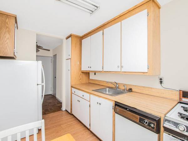 365 Bronx River RD #2C, Yonkers, NY 10704