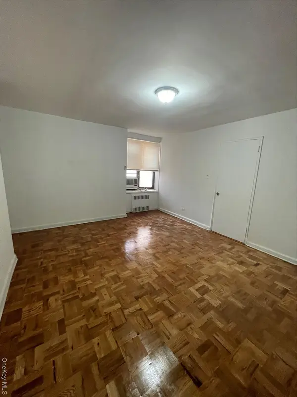 83-40 Austin ST #2 j, Kew Gardens, NY 11415