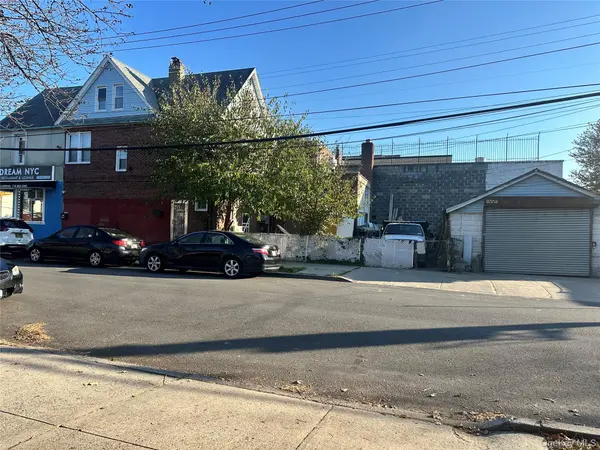 77-02 164th ST, Fresh Meadows, NY 11366