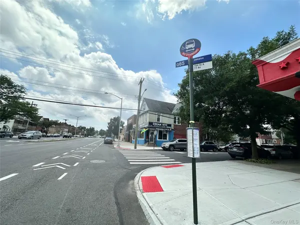 77-02 164th ST, Fresh Meadows, NY 11366