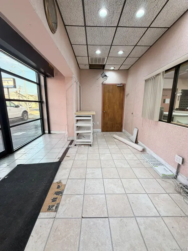 86 Front ST, Hempstead, NY 11550