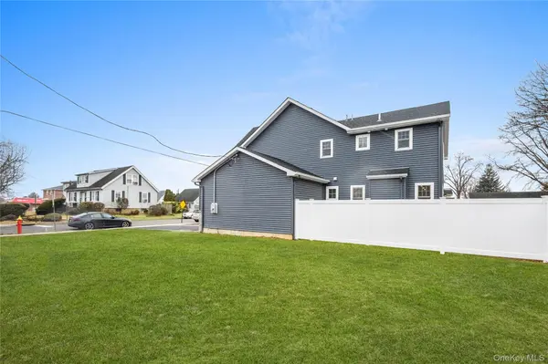 199 N Elm ST, Massapequa, NY 11758