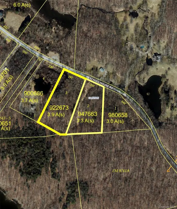 Schoolhouse RD, Staatsburg, NY 12580