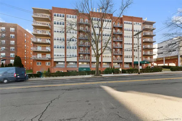 370 Westchester AVE #2N, Port Chester, NY 10573