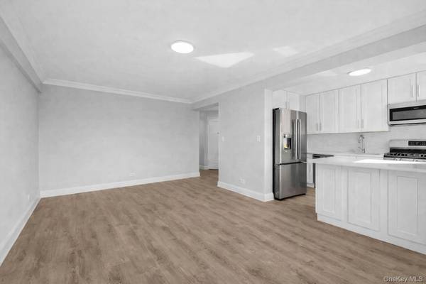 141-37 Union Turnpike #2-O, Flushing, NY 11367