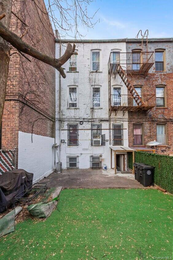 81-38 Baxter AVE, Elmhurst, NY 11373
