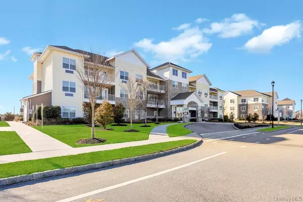 3 Meadows LN #14, Yaphank, NY 11980