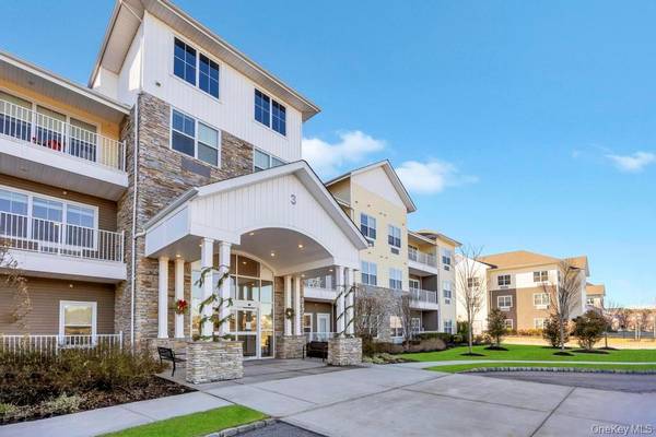 3 Meadows LN #14, Yaphank, NY 11980