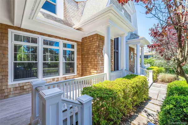 101 Jessup LN, Westhampton Beach, NY 11978