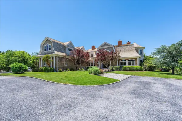 101 Jessup LN, Westhampton Beach, NY 11978