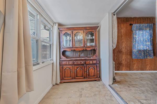 2222 127th ST, College Point, NY 11356