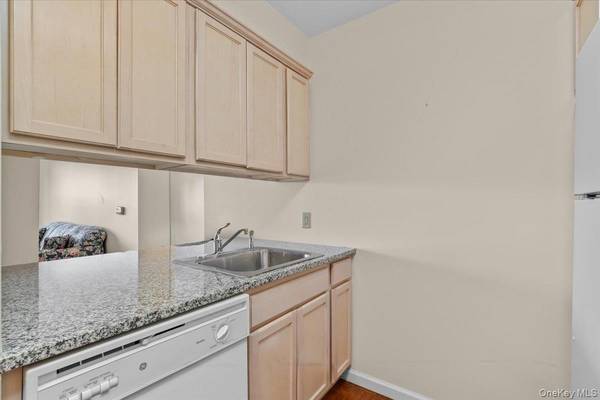 312 Sutton DR #312, Mount Kisco, NY 10549
