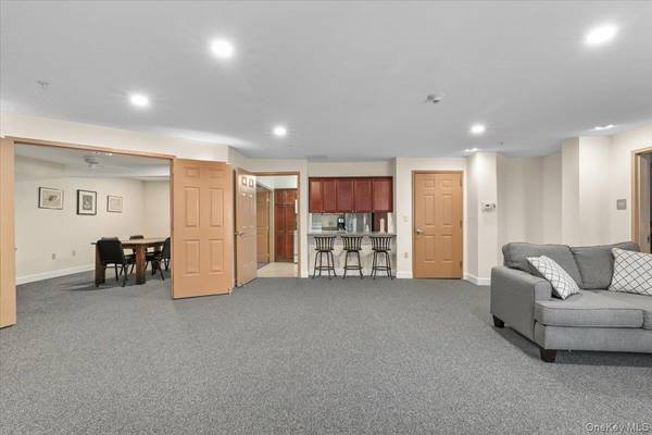 312 Sutton DR #312, Mount Kisco, NY 10549