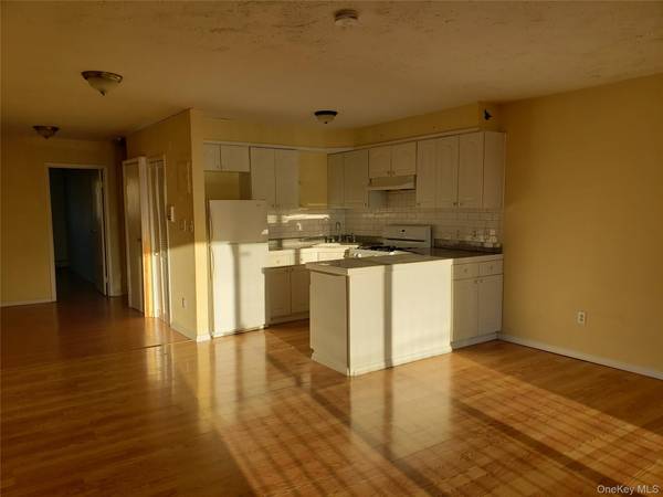 204 Beach 102nd ST, Rockaway Park, NY 11694