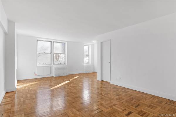 5015 39th ST #1F, Sunnyside, NY 11104