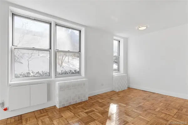 5015 39th ST #1F, Sunnyside, NY 11104