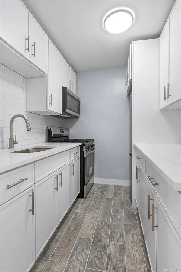 5015 39th ST #1F, Sunnyside, NY 11104