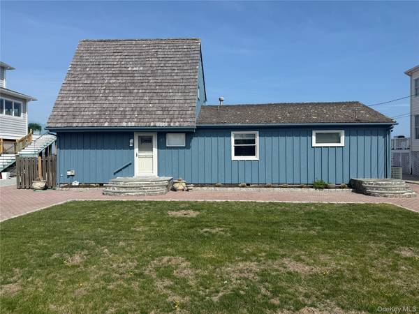 27 Shinnecock RD, East Quogue, NY 11942
