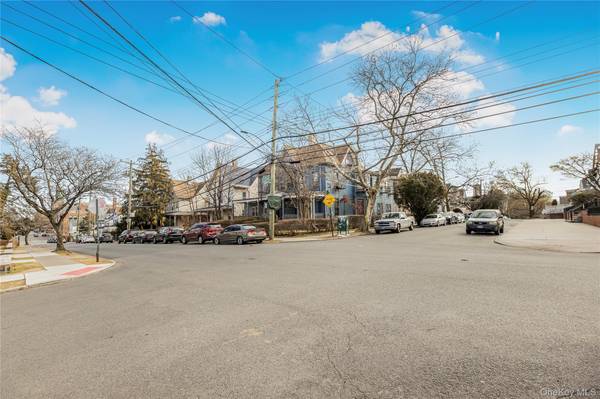 66 W 2nd ST, Mount Vernon, NY 10550