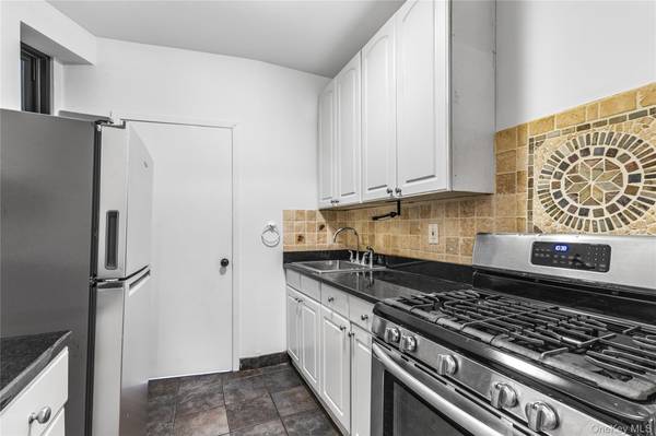 155 W 106th ST #1A, New York (manhattan), NY 10025