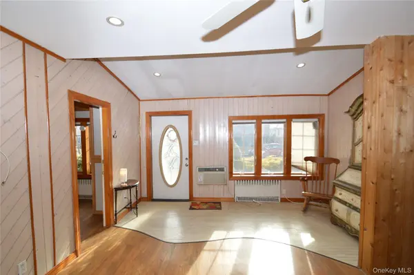 1300 P ST, Elmont, NY 11003