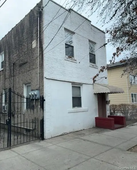 10311 Corona AVE, Corona, NY 11368