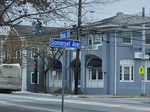 2 Somerset AVE #Apt #3, East Islip, NY 11730
