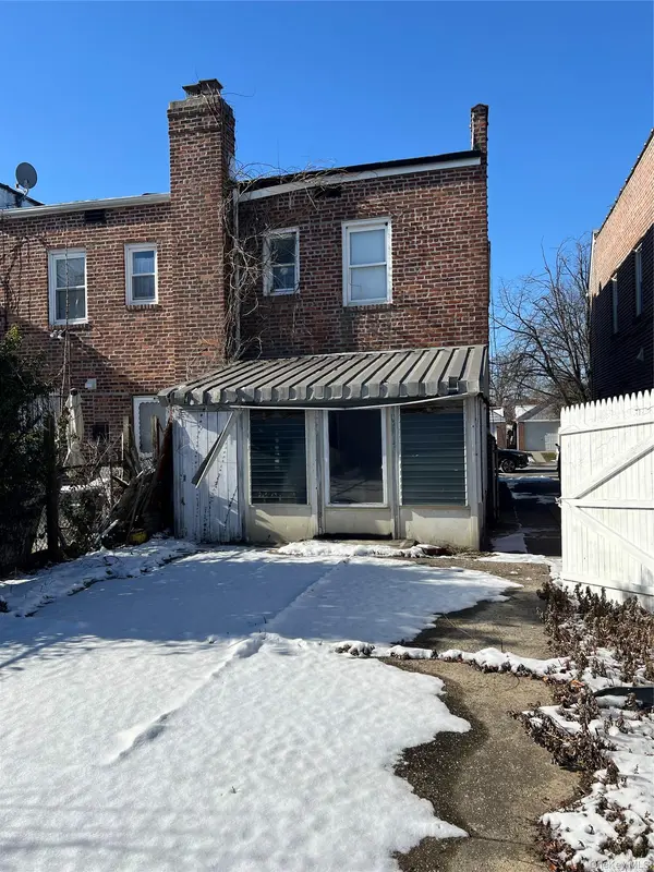 105-11 225th ST, Queens Village, NY 11429
