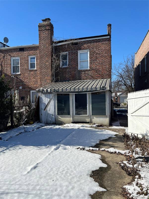 105-11 225th ST, Queens Village, NY 11429