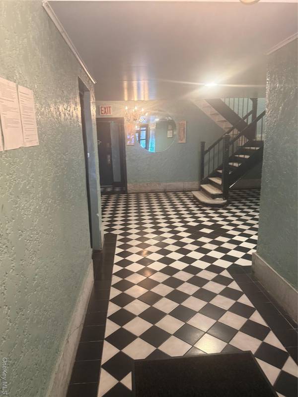 724 E 216 ST #2C, Bronx, NY 10467