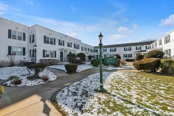 494 S Ocean AVE #1M, Freeport, NY 11520
