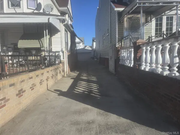 97-19 120th ST, Richmond Hill, NY 11419